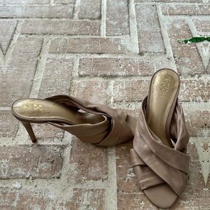 Vince Camuto nude heel